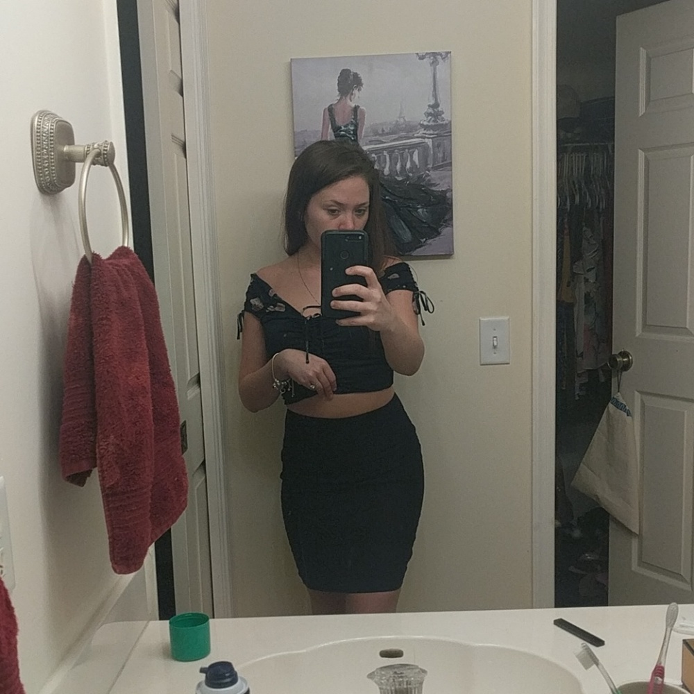 Black pencil skirt - Picture 1 of 5